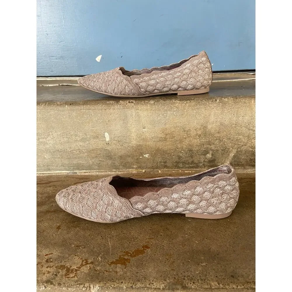 Skechers Cleo Honeycomb Taupe textured knit ballet  flats w/ scalloped collar
